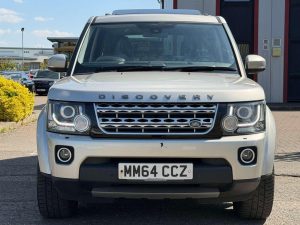 Land Rover Discovery 4 in Kenya