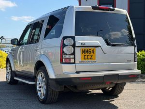 Land Rover Discovery 4 in Kenya