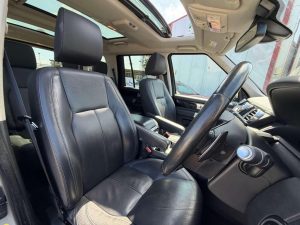 Land Rover Discovery 4 in Kenya