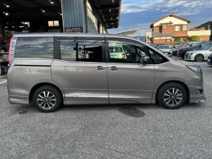 Toyota Esquire in Kenya | Price | Import