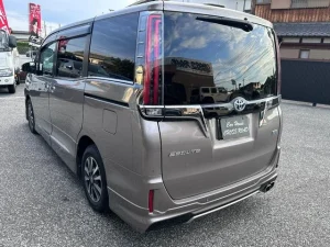 Toyota Esquire in Kenya | Price | Import