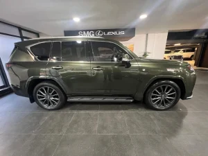 Lexus LX 700h in Kenya
