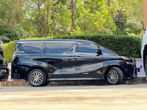 Minivan For Hire in Nairobi, Kenya